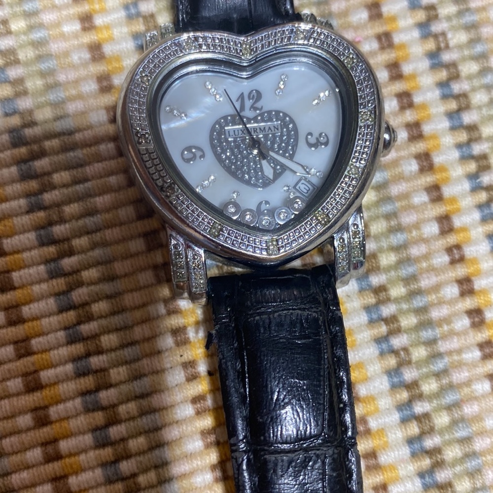 Watch - Picture 2 of 3